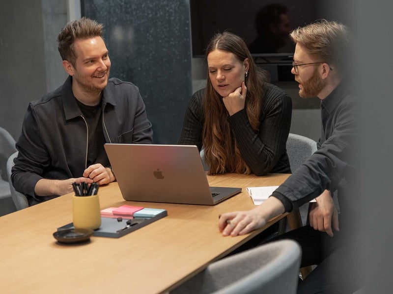 Vælg det rigtige CMS til dit website - Skal det være Umbraco, DynamicWeb eller HubSpot?