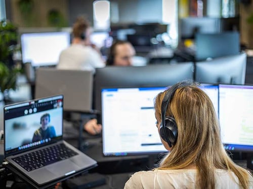 twoday-medarbejder-arbejder-med-headless-cms