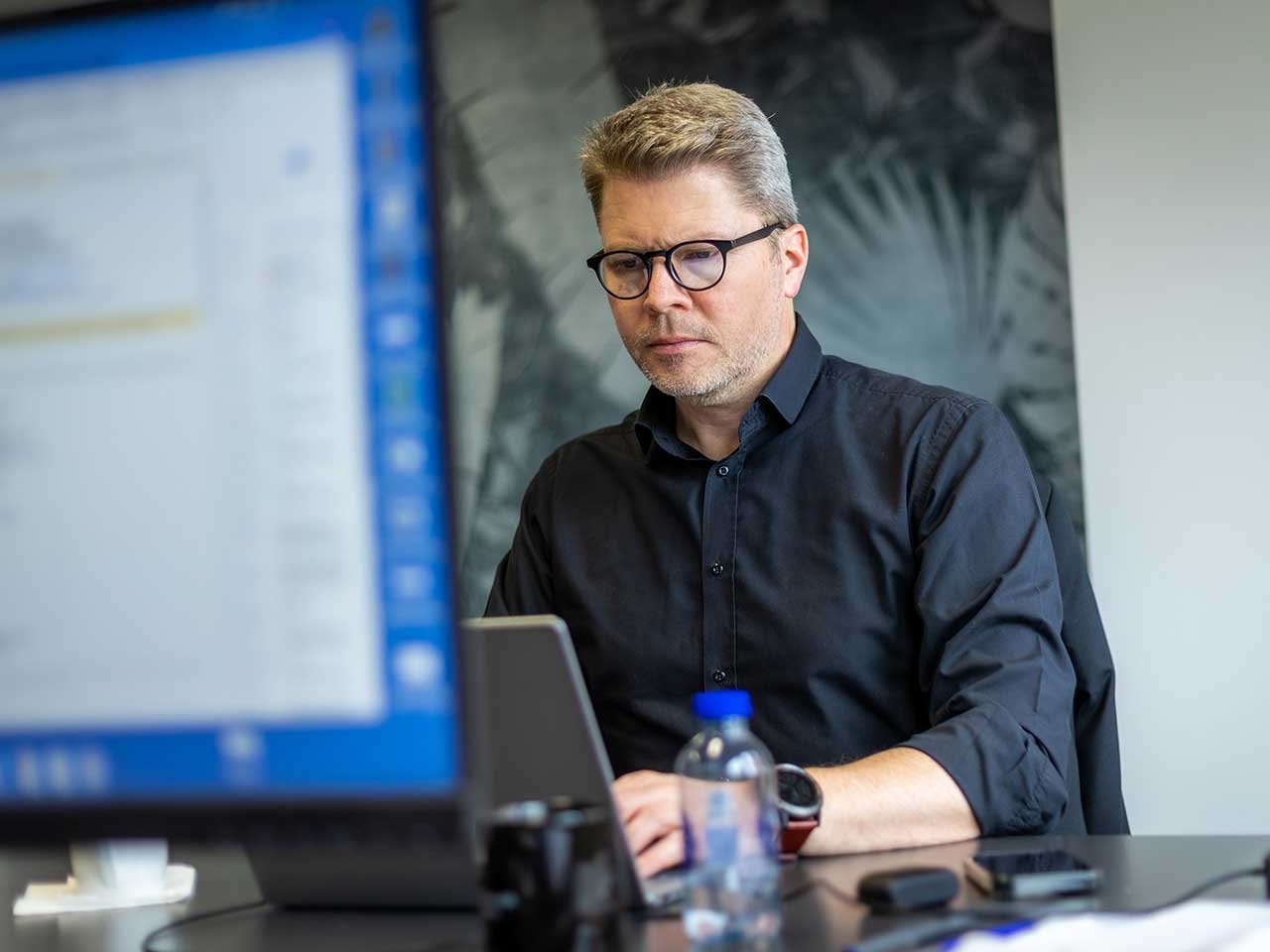 twoday-microsoft-specialist-working