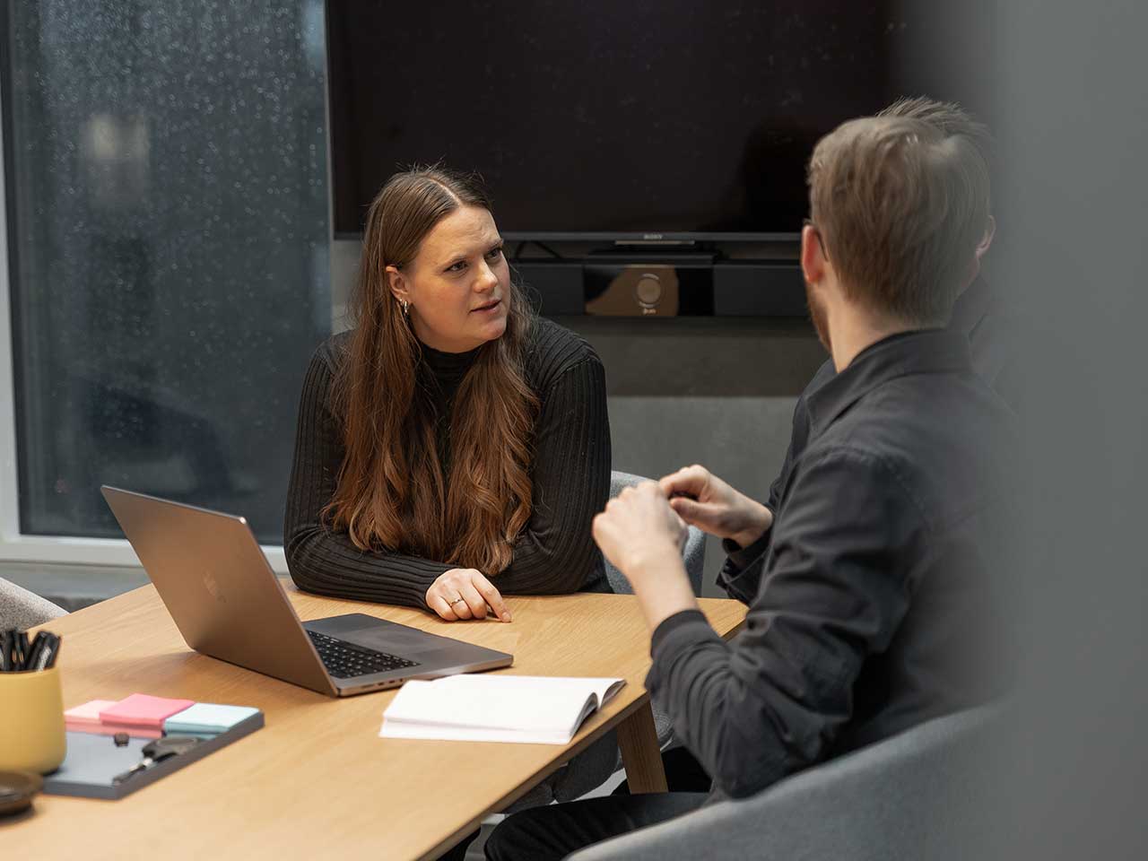 twoday medarbejdere arbejder med kreative B2B-kampagner